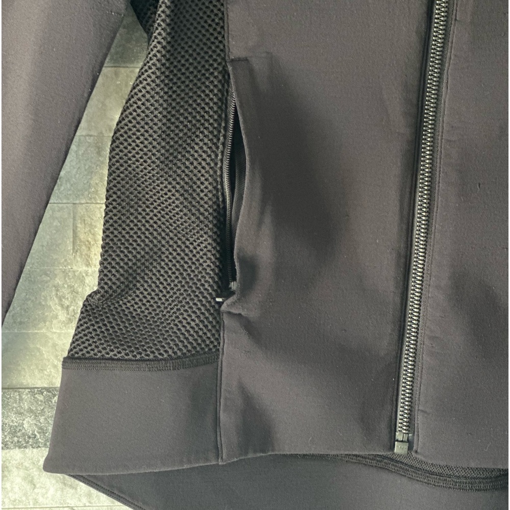 Lululemon Hot Mesh Jacket
Black - Picture 8 of 11